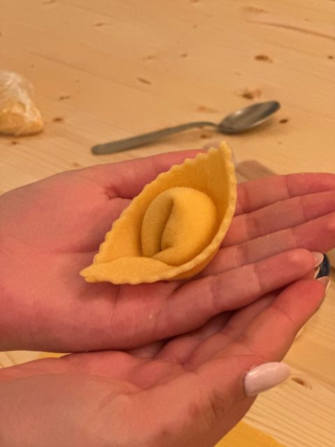 Florence: Pasta Cooking Class With Unlimited Wine - Immerse in Italian Tradition