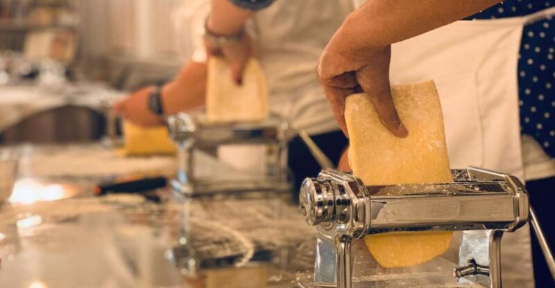 Florence: Pasta & Tiramisu Cooking Class With Unlimited Wine - Class Structure