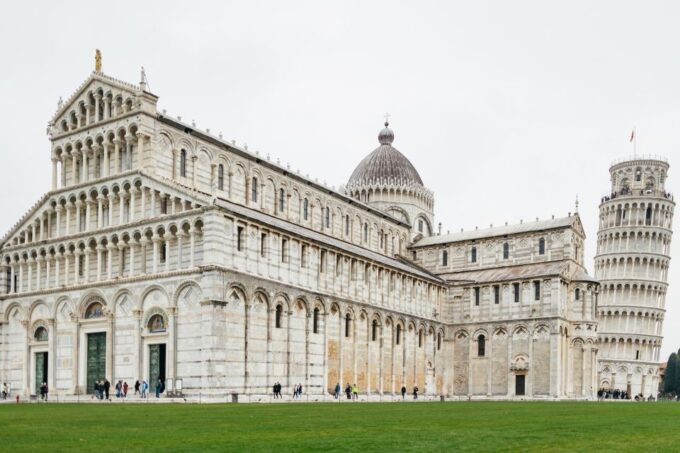 Florence: Pisa, Siena, San Gimignano, and Chianti Experience - Tour Experience in Pisa