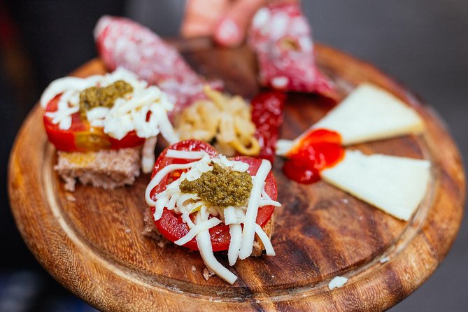 Florence Private Food Walking Tour With Locals: 6 or 10 Tastings - Explore Florences Vibrant Food Scene