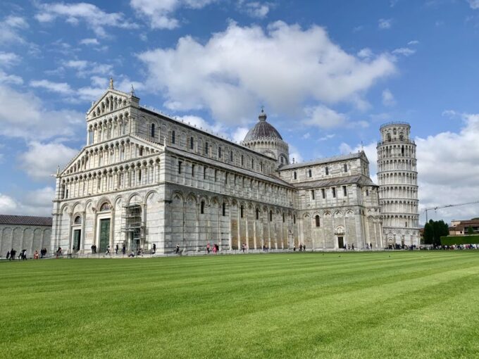 Florence: Private Round-Trip Transfer to Pisa - Booking and Cancellation Policy