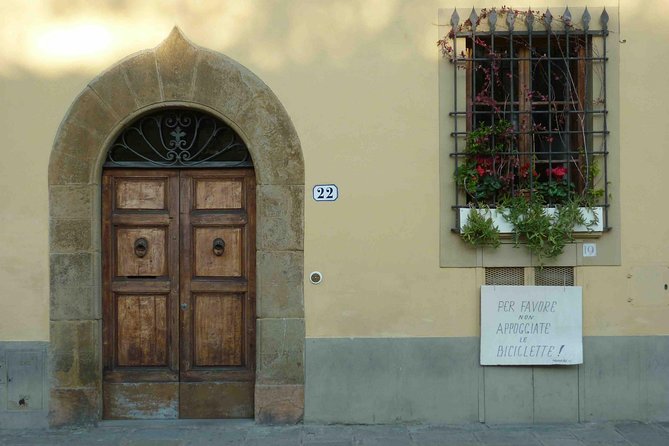 Florence Secrets & Quirks Discovery Walk! - Unravel Dark Histories