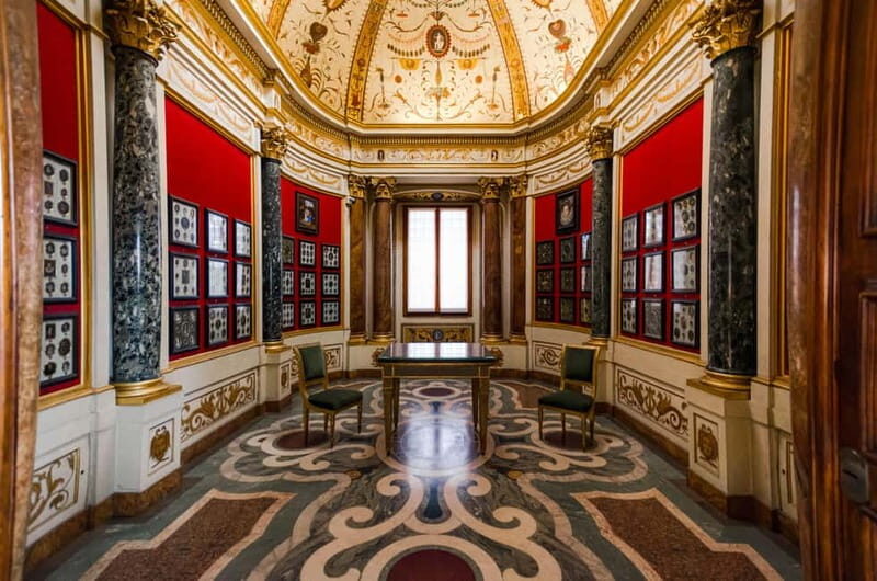 Florence: Skip-the-Line Uffizi Gallery Ticket & Audio Guide - Overview of the Uffizi Gallery