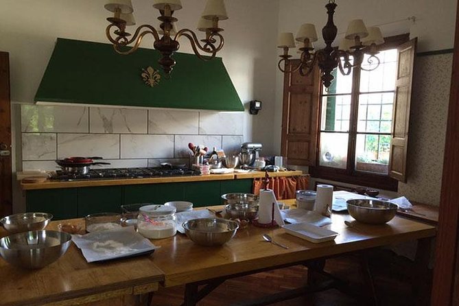 Florence Small-Group Pasta Class With Seasonal Ingredients - Personalized Attention From Chef Instructor