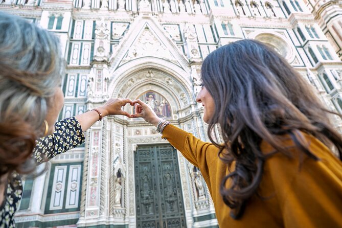 Florence Top-Sites Guided Tour With Skip-The-Line Access to Michelangelo David - Ponte Vecchio: A Landmark Bridge