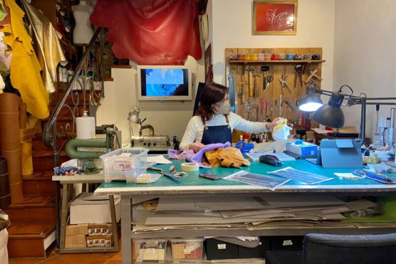 Florence: Traditional Artisan Private Walking Experience - Paper Marbling Experience