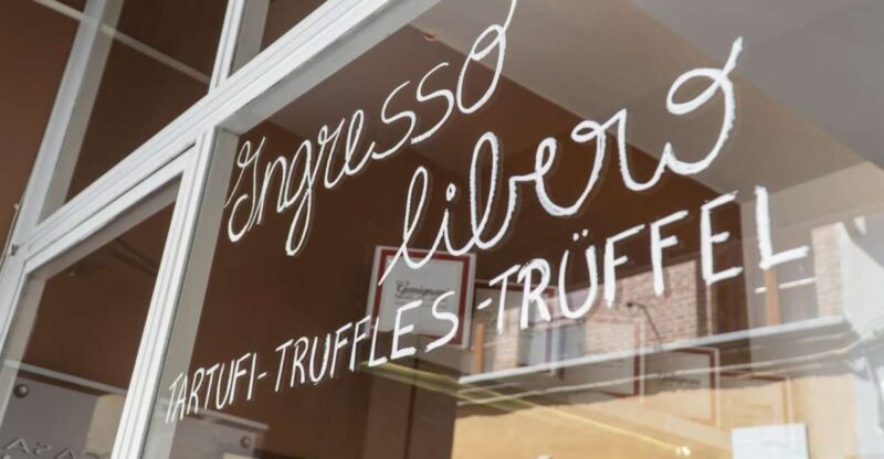 Florence: Truffle Hunting and Vinci With Lunch and Winery - Lunch With Fresh Truffles