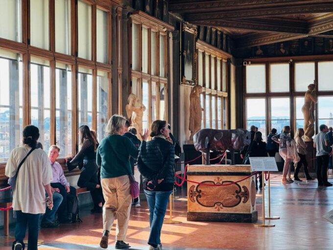 Florence: Uffizi Gallery Skip the Line Guided Tour - Group Size and Languages
