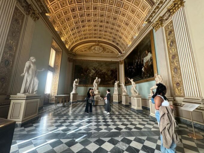 Florence: Uffizi Gallery Small Group Guided Tour - Group Size and Accessibility