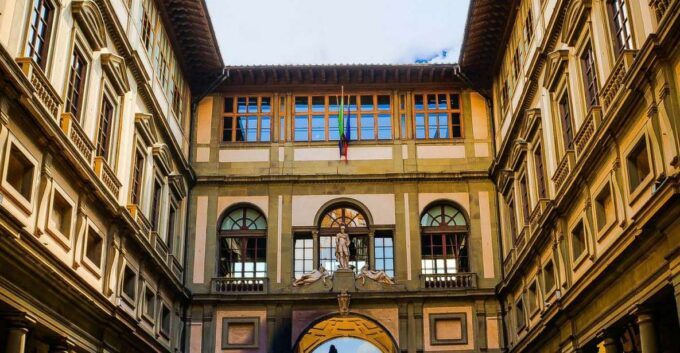 Florence: Uffizi Skip-the-Line Guided Tour - Guided Tour in Spanish