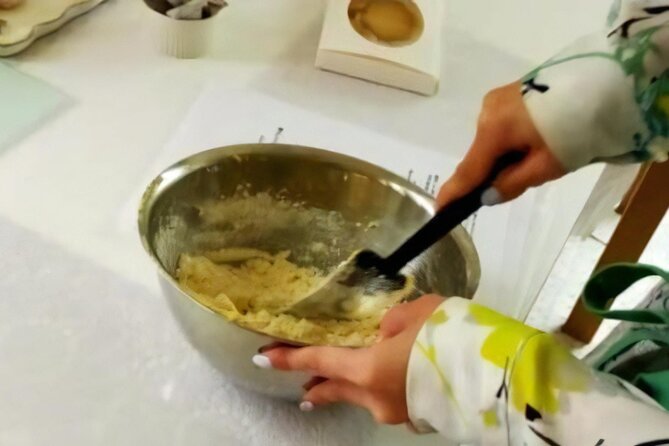Flower Cake Baking Experience in Nerima - Flower Cake Baking Process