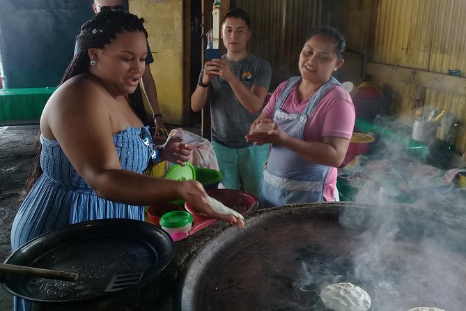 Flowers Route Tour-Colonial Towns, Handicraft & Coffee Plantation - Tour Customization and Transport