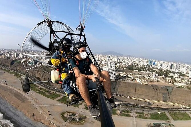 Fly Paragliding Along the Coast of Lima - Key Points