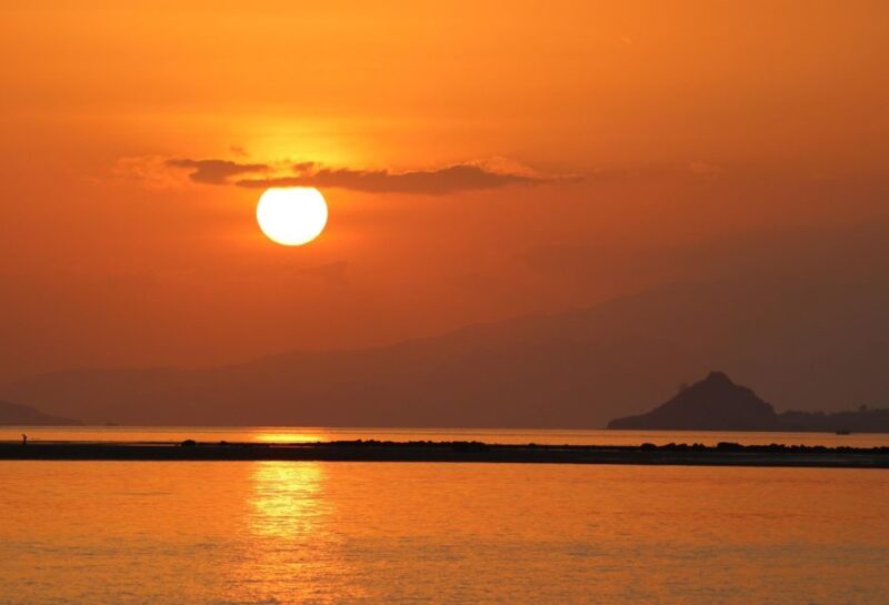 Flying Fox Sunset Cruise Private Boat Charter Labuan Bajo - Experience Highlights