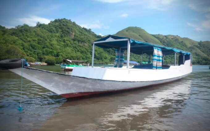 Flying Fox Sunset Cruise Private Boat Charter Labuan Bajo - Frequently Asked Questions