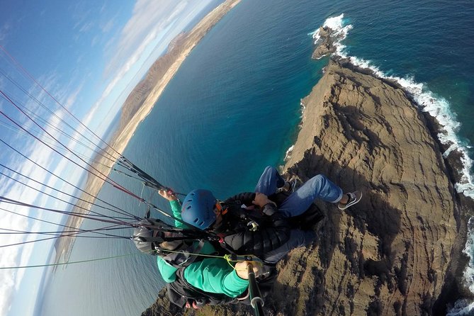 Flying Paragliders Over Lanzarote - Meeting Point and Schedule