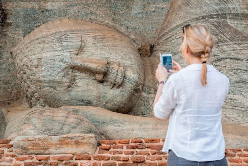 Fom Negombo: Sigiriya Rock & Ancient City of Polonnaruwa - Sigiriya Rock Fortress