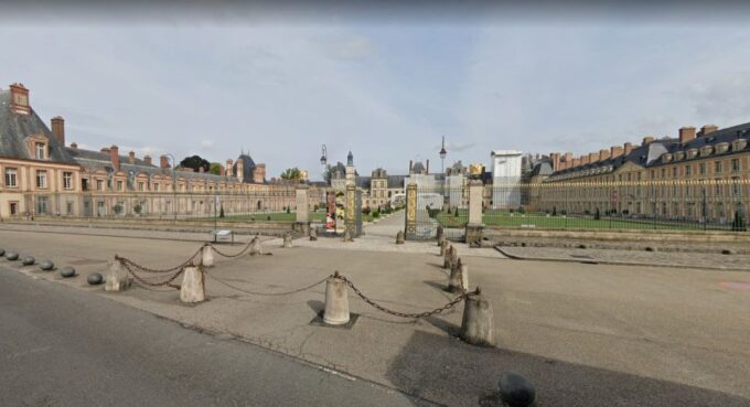 Fontainebleau: Fontainebleau Palace Private Guided Tour - Booking and Payment