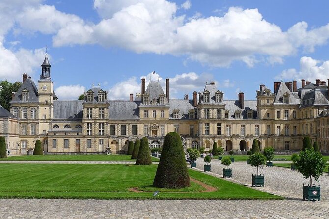 Fontainebleau Palace : Private Guided Tour - Tour Accessibility