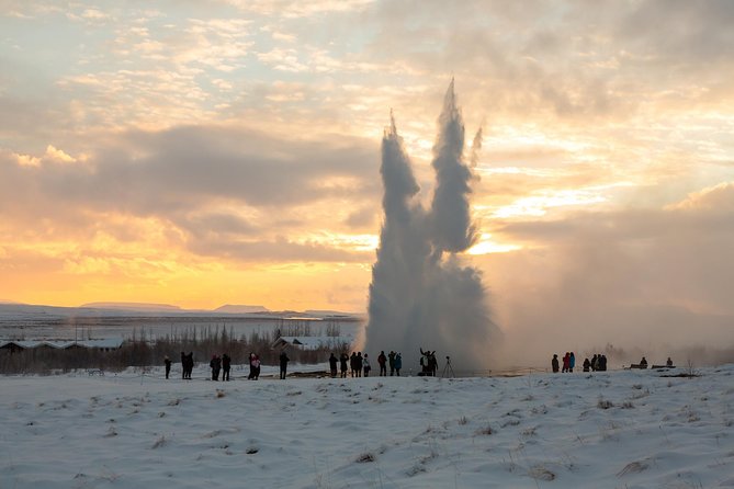 Fontana Geothermal Spa and Golden Circle Tour From Reykjavik - Weather and Preparation