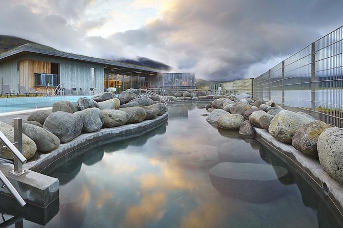 Fontana Geothermal Spa and Golden Circle Tour From Reykjavik - Relaxing at Fontana Geothermal Spa
