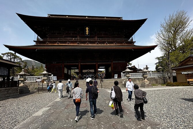 Food & Cultural Walking Tour Around Zenkoji Temple in Nagano - Tour Details and Requirements