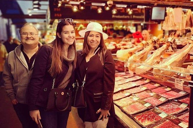 Food & Drink Tasting Private Tour & Sagrada Familia Skip the Line - Positive Guest Feedback