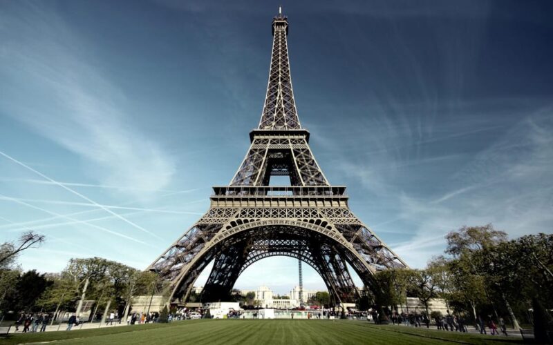 Food Tour Around Eiffel With Louvre, Wine & Hotel Pick up - Accessibility and Suitability