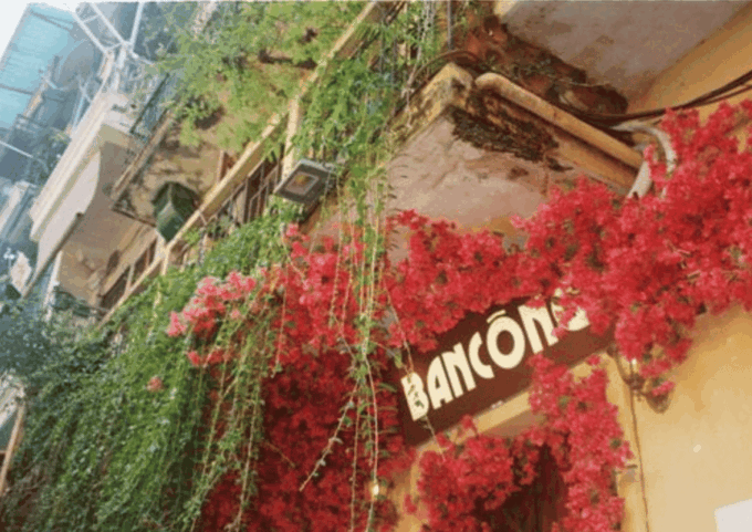 Food Tour: Visit Hanoi Old Quarter and Train Street - Local Guide Experience