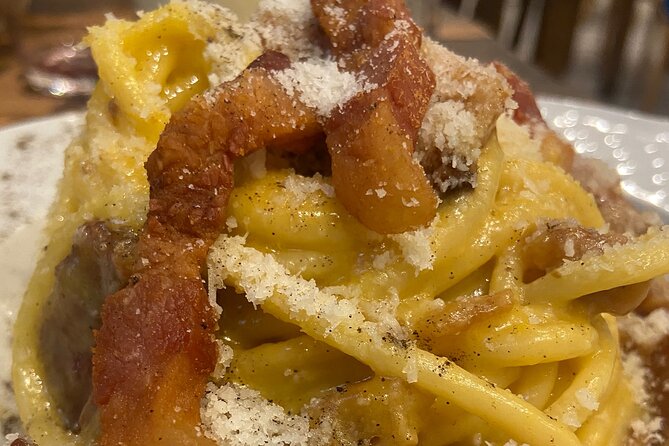Food & Wine Tour by the Vatican City - Tour Size and Accessibility