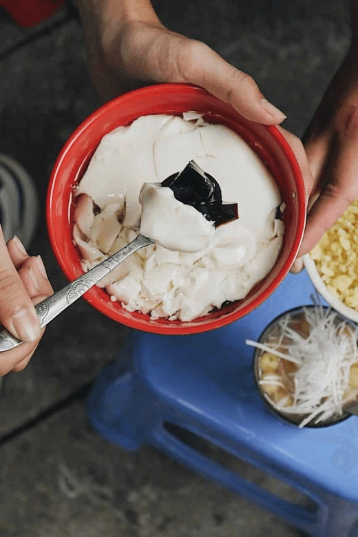 FOODTOUR: Gastrononmic Egg Coffee Making Show Extra - Cultural Exploration