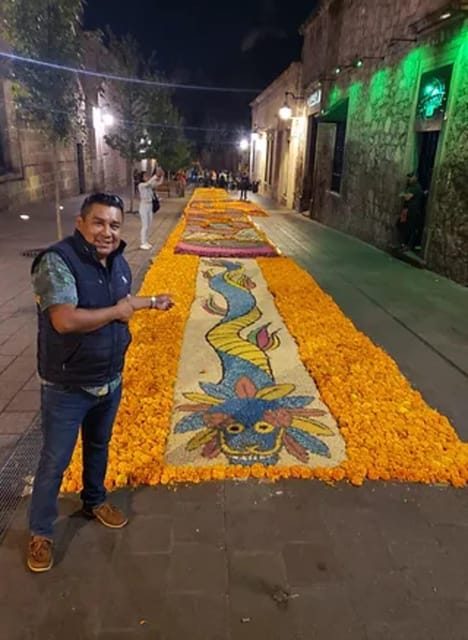 Foody & Walking Tour - Experience Highlights