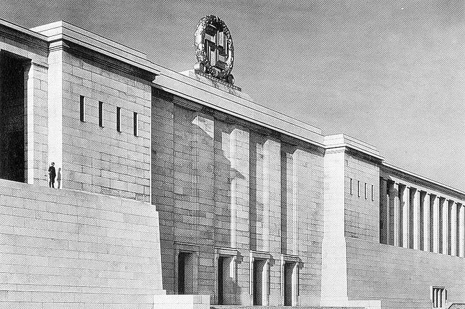 Former Nazi Rally Ground And Courtroom 600 Tour - Visiting Courtroom 600