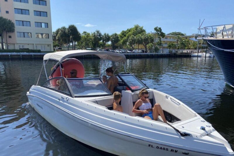 Fort Lauderdale: 12 People Private Boat Rental - Driving Requirements and Captain Services
