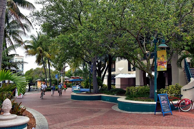 Fort Lauderdale History and Sightseeing Tour on Electric Bike(s) - Exploring Victoria Park