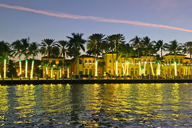 Fort Lauderdale Private Christmas Lights Boat Tour 2.5 Hours - Private Tour Highlights