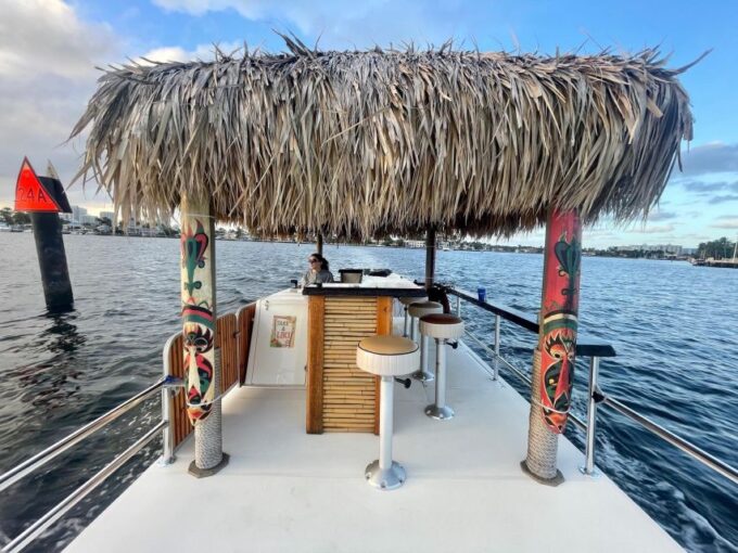 Fort Lauderdale: Private Tiki Boat Tour up to 6 People - Tiki Boat Features