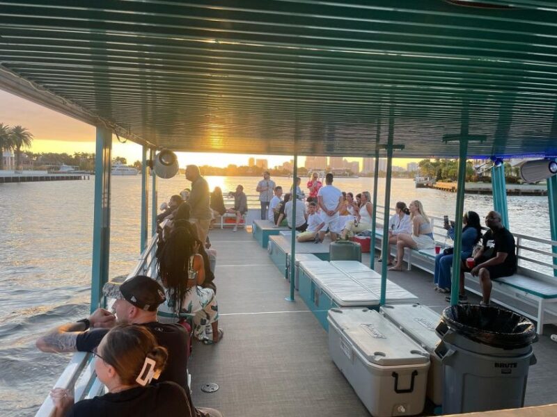 Fort Lauderdale: Sunset Fun Cruise With Downtown Views - Onboard Amenities