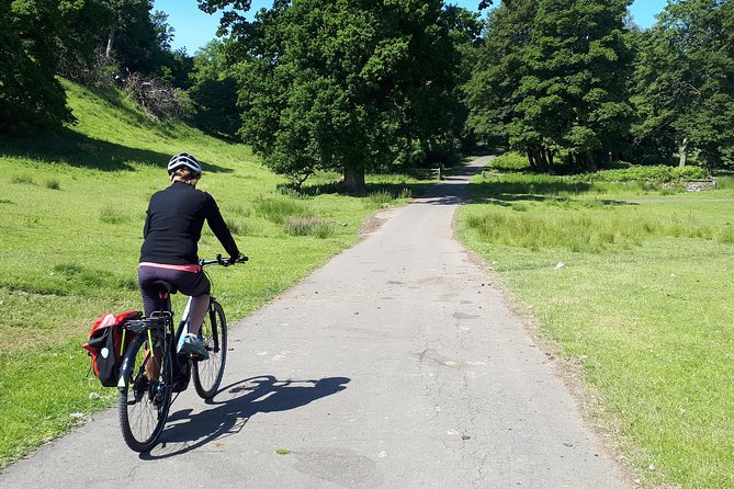 Forth Bridges and Edinburgh Suburbs by Manual or E-bike - Contrast of City and Suburbs