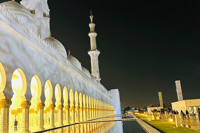 Fossil Dunes, Salt Lake & Camel Race Track Tour in Abu Dhabi - Group Size