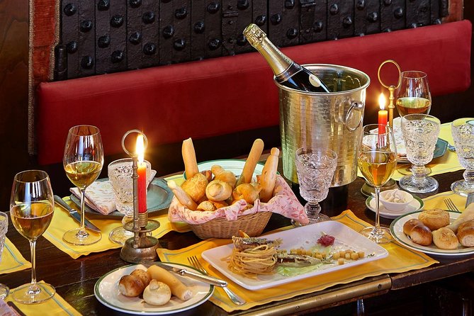 Four-course Food & Wine Pairing Elegant Dinner in Venice - Sommelier and Wine Pairings