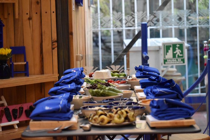 Four-Course Vegan Mexican Hands-On Cooking Class + Market Tour - Meeting Details