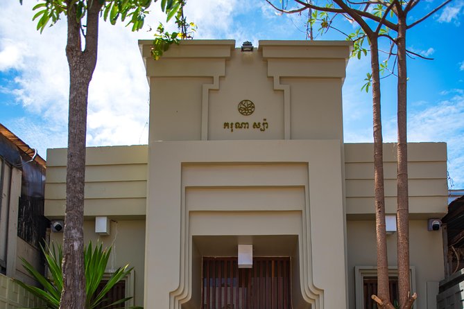 Four Hand Bliss (65 Mins) + Free Pick up or Drop Back - Booking Information