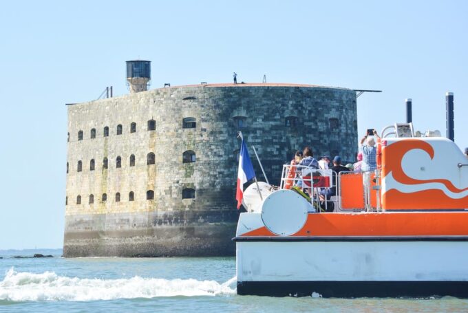 Fouras: Boat Tour of Fort Boyard & Tour of Île D'aix - Tour Highlights