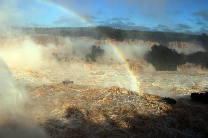 Foz Do Iguaçu: Brazil/Argentina Sides Iguazu Falls Day Tour - Itinerary and Locations