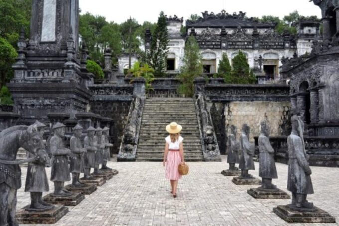 FR DN: MONKEY MOUNTAIN-MARBLE MOUTAINS HOI AN CITY BY NIGHT - Dining and Cuisine