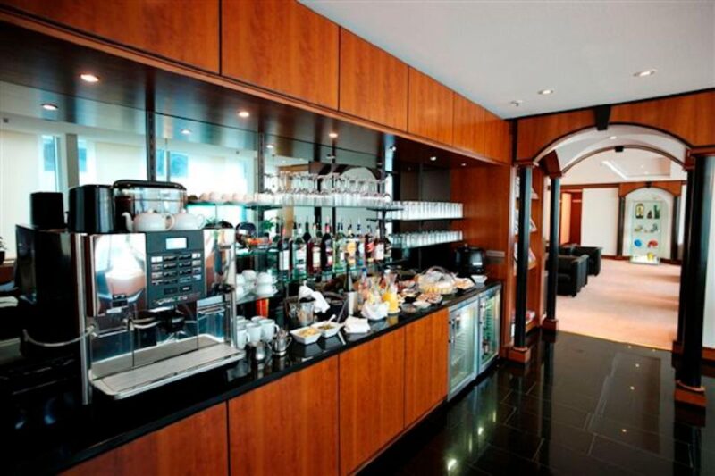 Frankfurt Airport: LuxxLounge Access Terminal 1 (Land Side) - Pricing and Booking