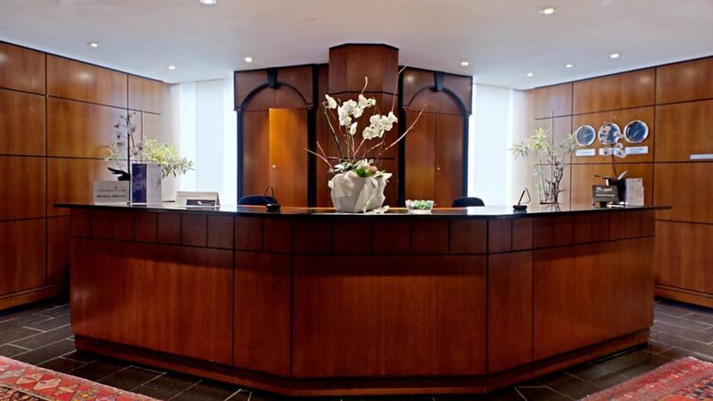 Frankfurt Airport: LuxxLounge Access Terminal 1 (Land Side) - Accessibility and Restrictions