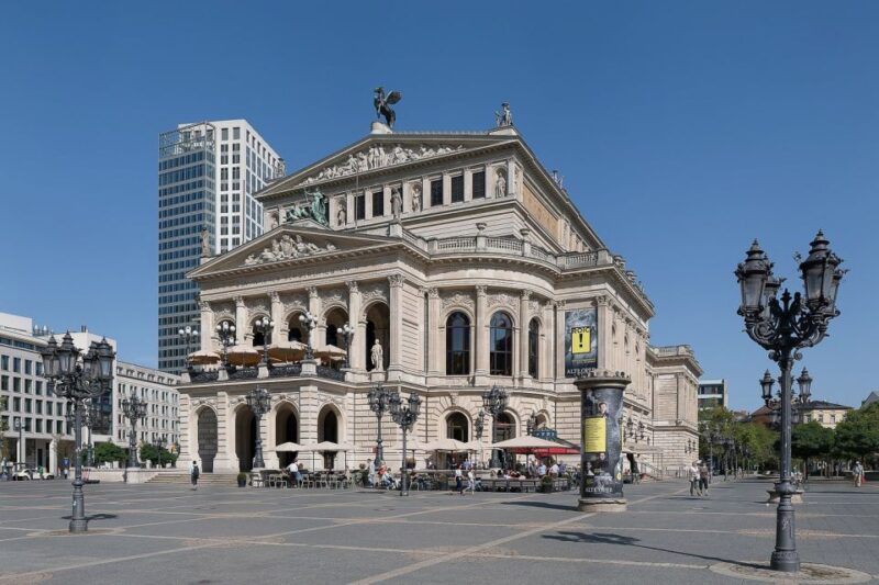 Frankfurt City: Smartphone Scavenger Hunt Sightseeing Tour - Scavenger Hunt Game Mechanics