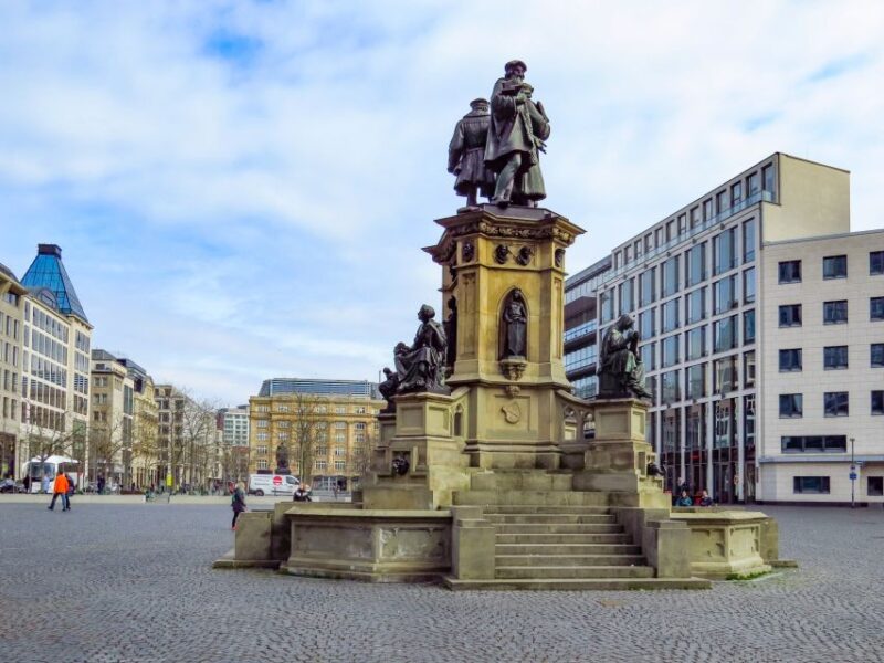 Frankfurt: Escape Tour - Self-Guided City Game - Team Composition and Meeting Point